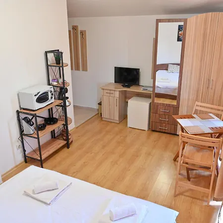 Charming With Mountain View - By Flat Mаnаger アパート