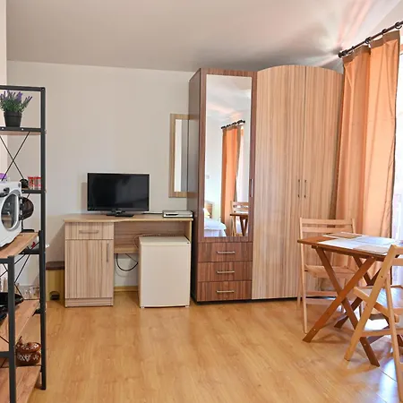 Charming With Mountain View - By Flat Mаnаger *