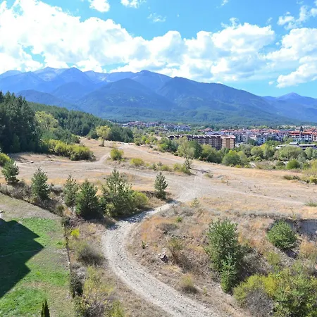 Charming With Mountain View - By Flat Mаnаger アパート
