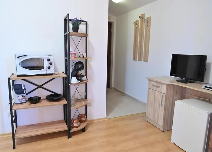 Charming With Mountain View - By Flat Mаnаger Lejlighed